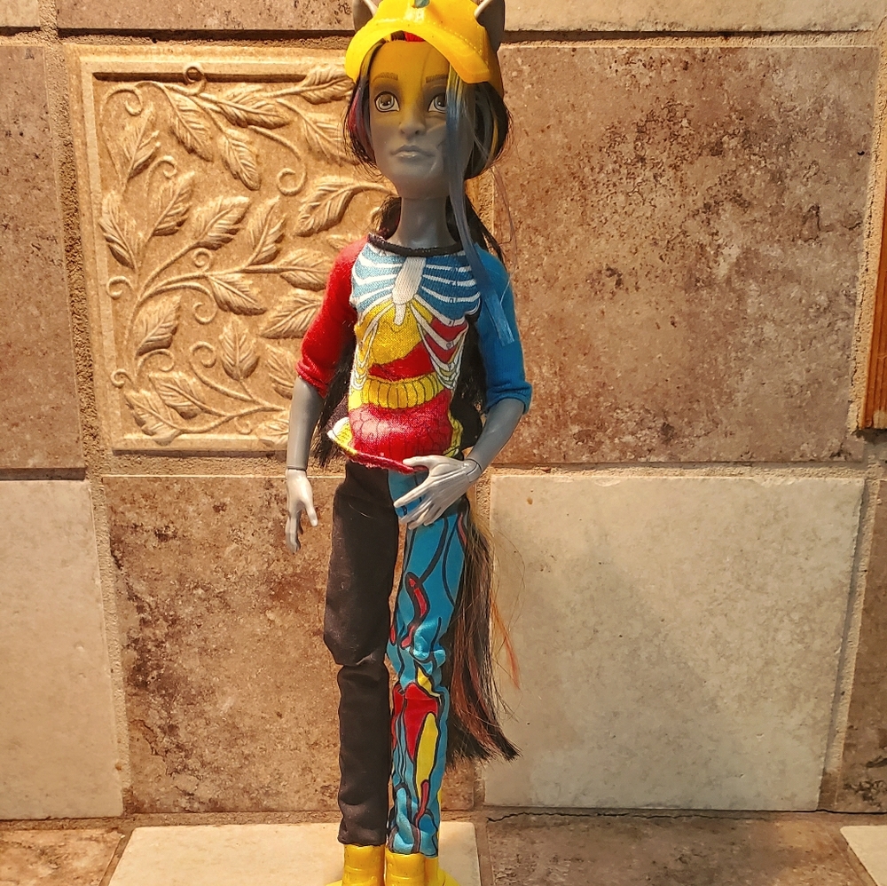 Monster High Neighthen Rot